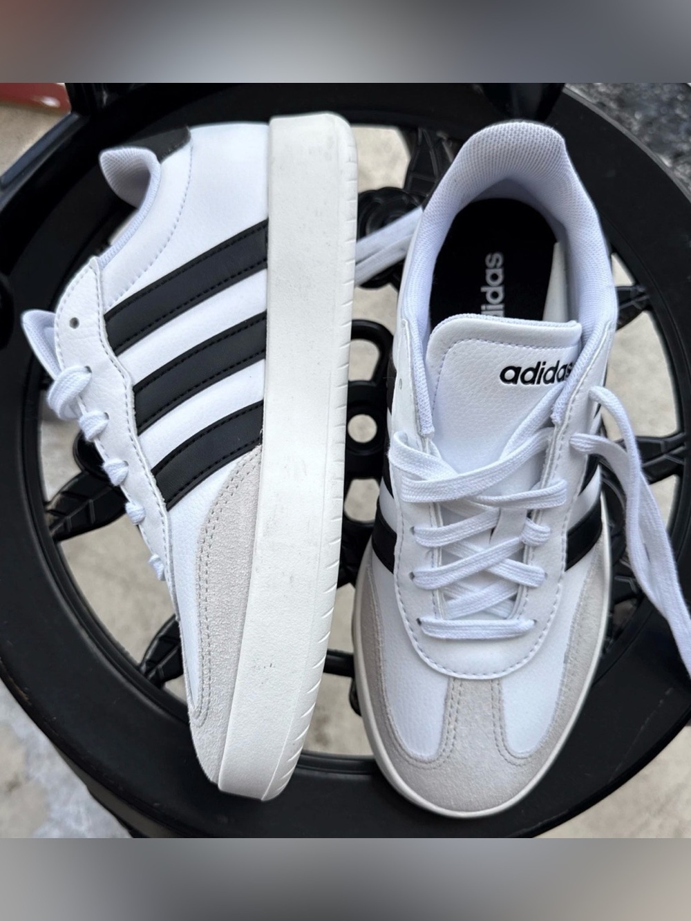 Adidas Women’s White Sneakers with Black 3-Stripes size 8.5